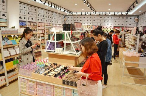 小百货店双线突围 融合实体与互联网的营销新策略